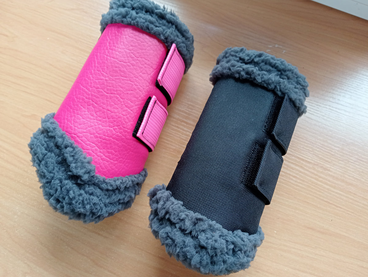 Hack Brush Boots pink